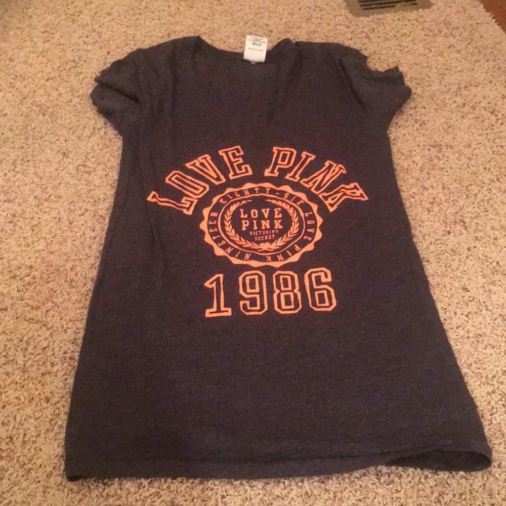 Love PINK  v neck t shirt